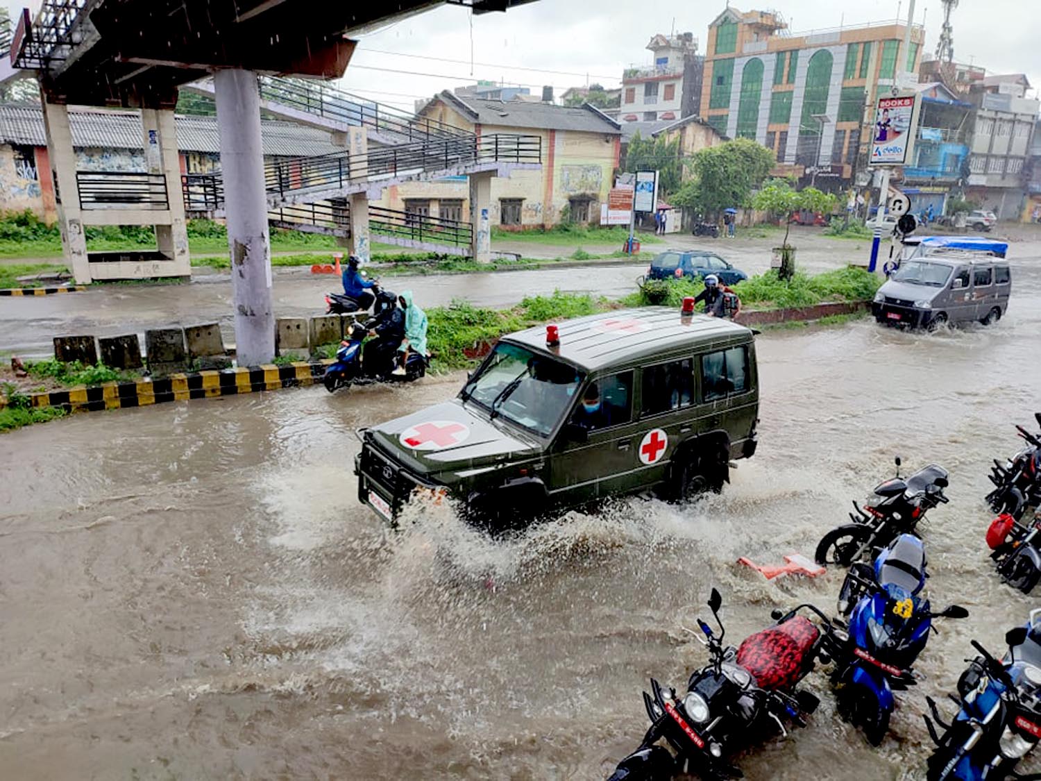 बुटवलको राजमार्ग क्षेत्र डुबानमा (तस्वीरहरु)